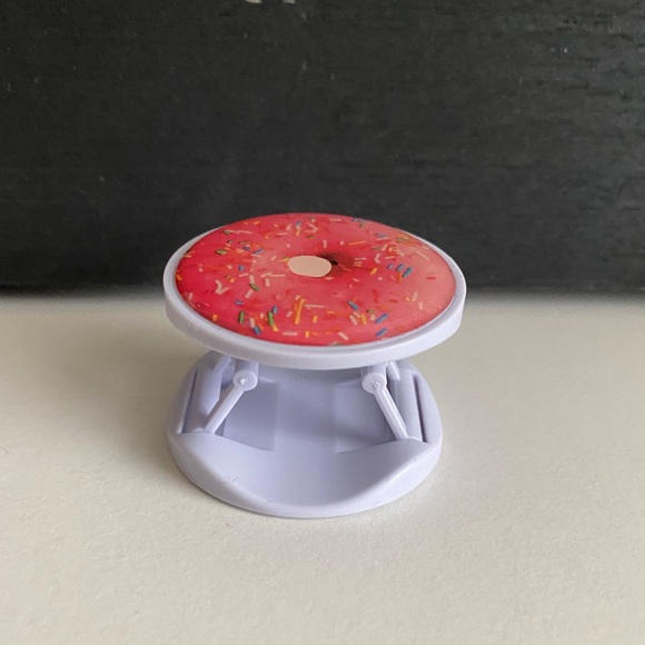 NWOT Donut Pop Socket - Picture 3 of 6